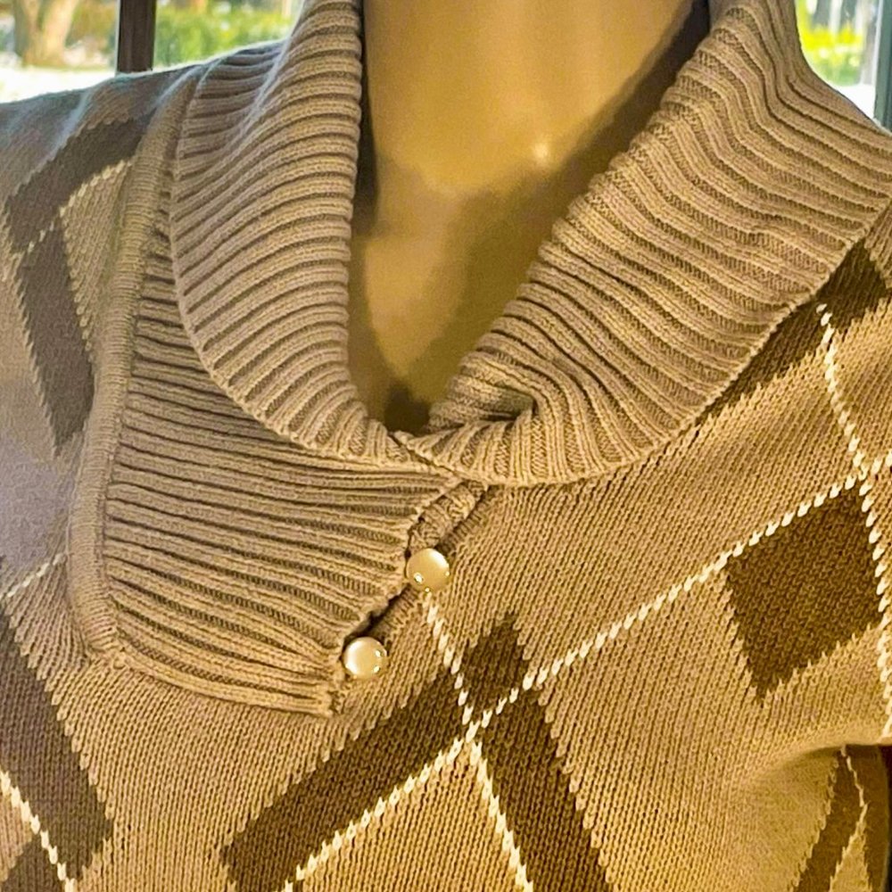 ▪️LIZ CLAIBORNE▪️Tan & White Cotton Argyle Cowl Neck Sweater - Picture 3 of 6